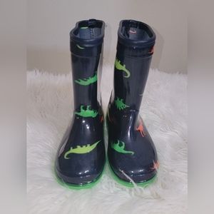 Carters kids unisex rain boots Dinosaur pattern 9 NWT